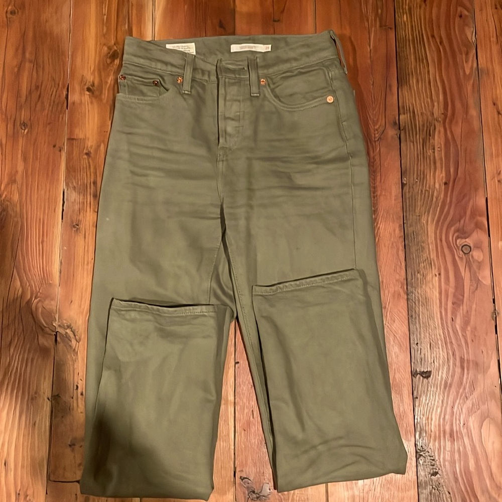 Levi’s Wedgies straight size 25